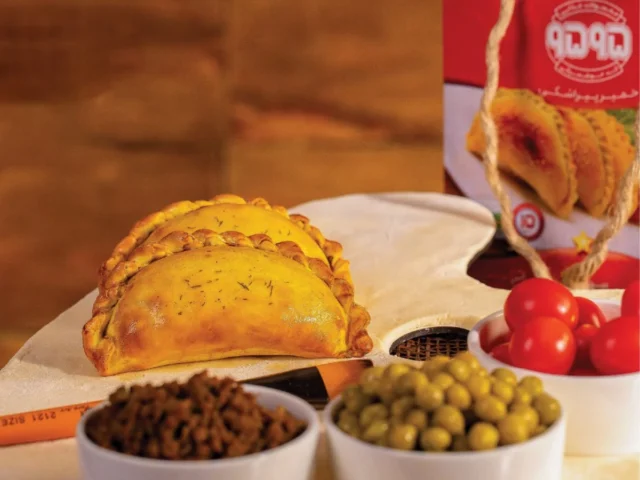پیراشکی گوشت و پنیر